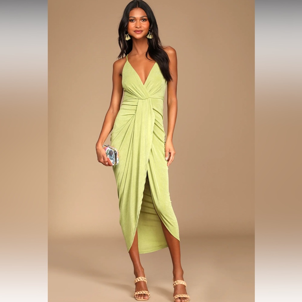 Lulu’s Dreamy Date Light Green Surplice Midi Dress